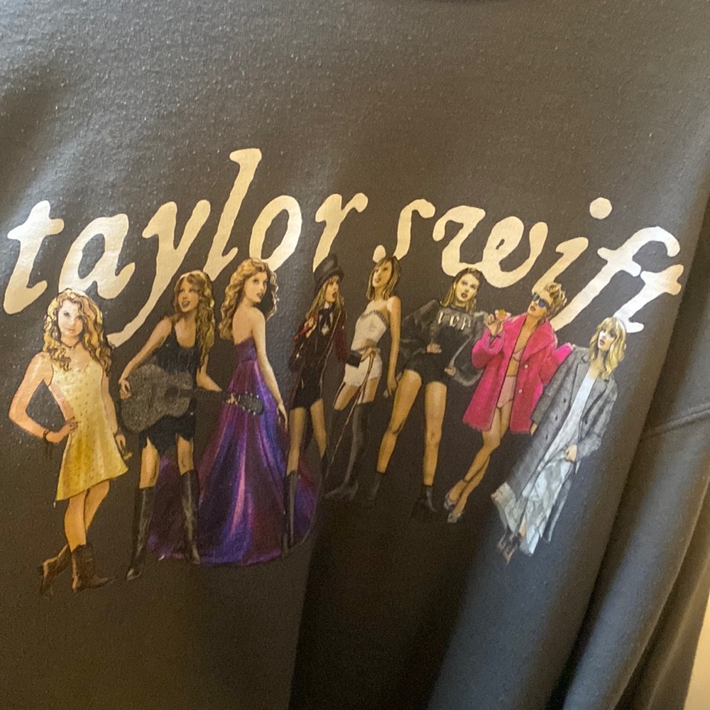 taylor swift sweater
